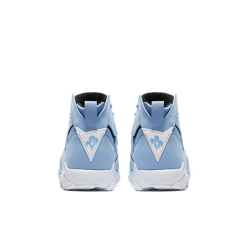 jordan-7-retro-pantone-304775-400_5.jpg