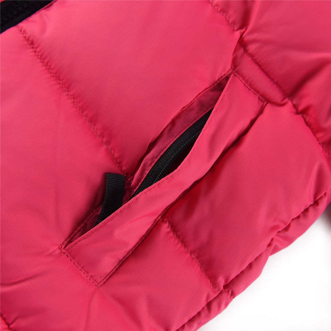 kids-the-north-face-1996-retro-nuptse-jacket-black-peach_4.jpg
