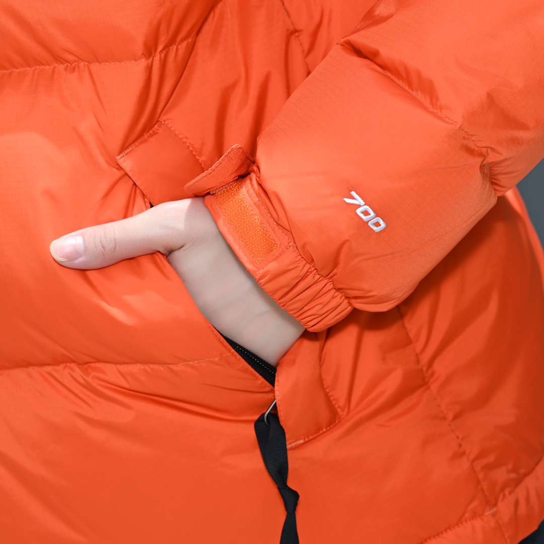 north-face-1996-retro-nuptse-700-fill-packable-jacket-black-orange_9.jpg